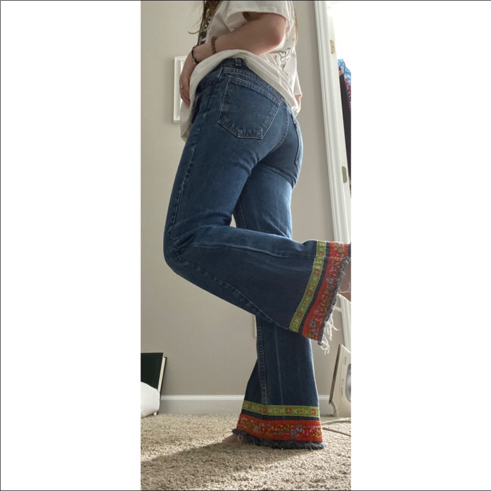 Vintage embroidered Levi jeans